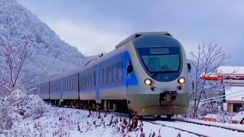 بازگشت مسافران قطار یخ زده تهران با اتوبوس به مشهد