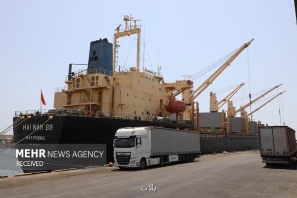 رسوب کالا در بنادر نتیجه نبود خطوط کشتیرانی منظم برای صادرات و واردات