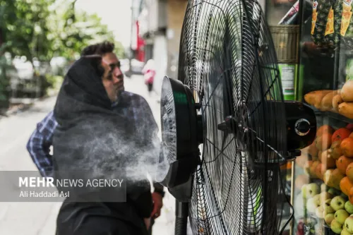 دمای بالای ۵۰ درجه فرا می رسد از ساعت ۱۰ تا ۱۷ زیر آفتاب نمانید