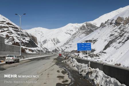قطعه یك آزادراه تهران - شمال زیر بار ترافیك رفت